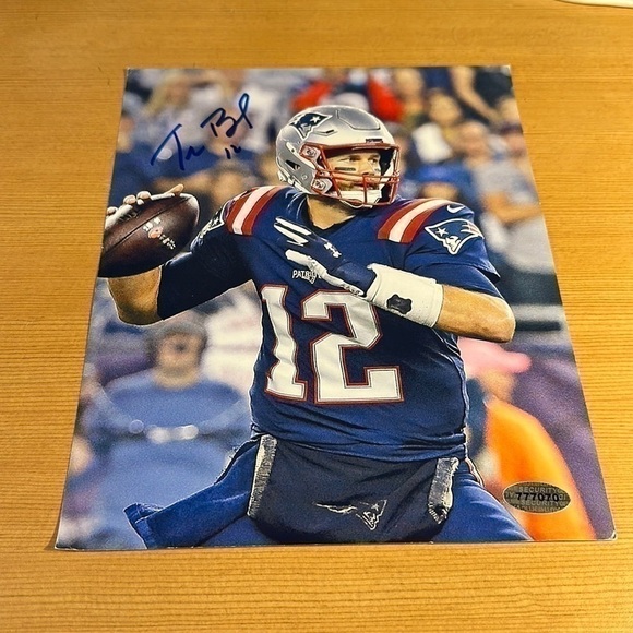 NFL Other - Tom brady autographed patriots signed 8x10 photo Tampa bay buccaneers